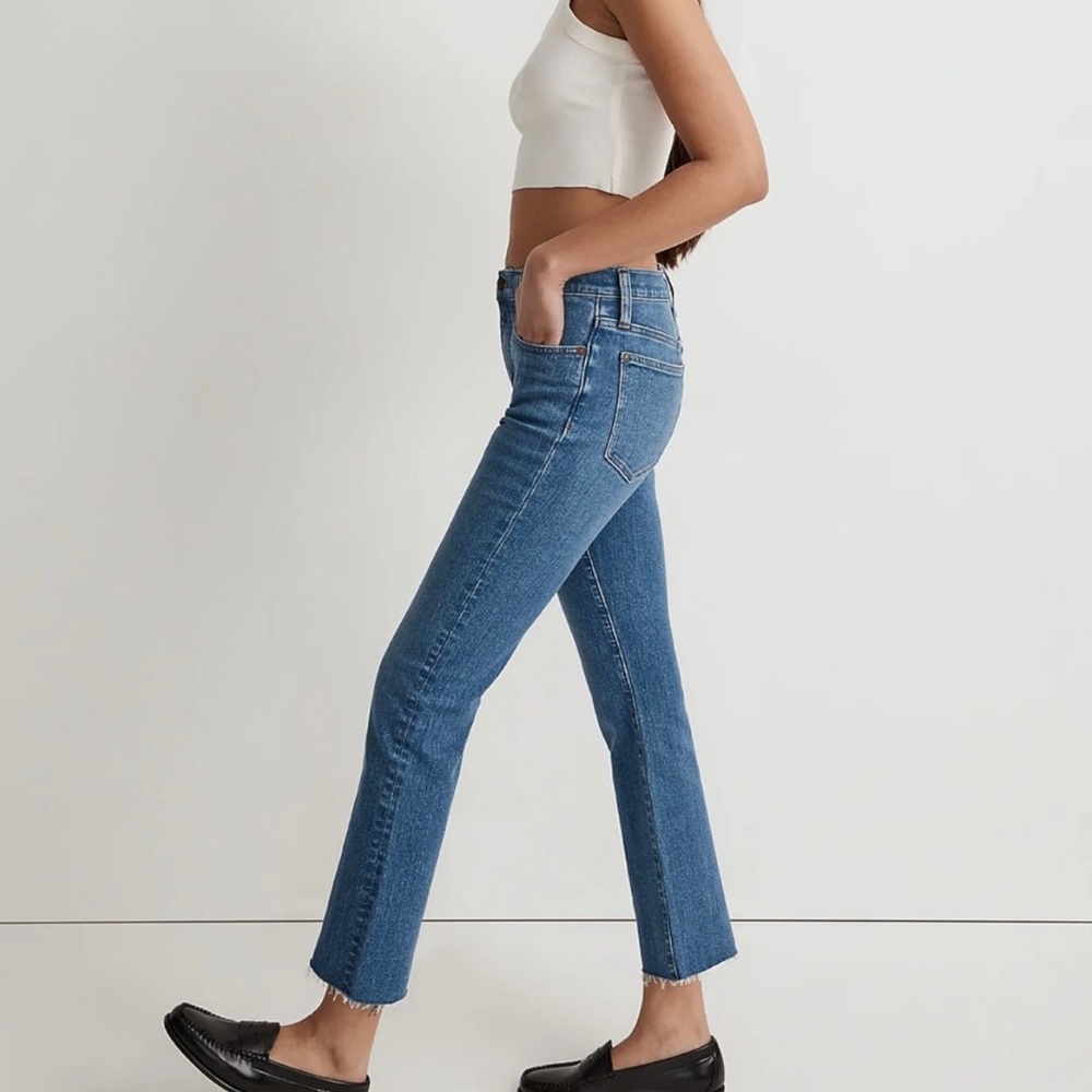 MADEWELL Kick Out Crop Jeans in Cherryville Wash: Raw Hem size 29 Petite